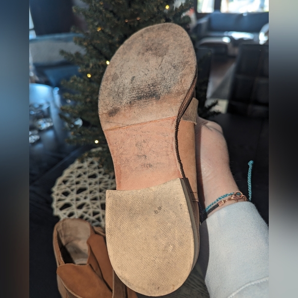 Free People Las Palmas distressed leather ankle boots size 5.5 - Picture 3 of 12